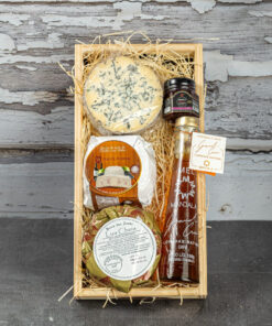 CESTA 1 - 3 QUEIJOS CREMOSOS + MEL ESPECIAL + GELÉIA