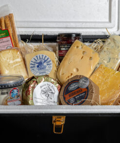 Caixa de Presente com os 8 Melhores Queijos Artesanais Brasileiros de 2025 + Geléia + Grissini