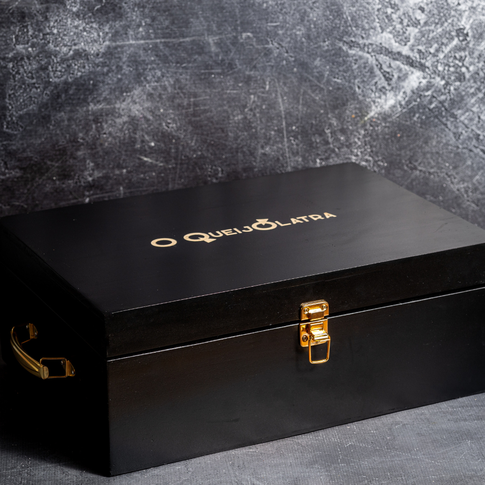 Caixa de Presente com os 8 Melhores Queijos Artesanais Brasileiros de 2025 + Geléia + Grissini - Imagem 2