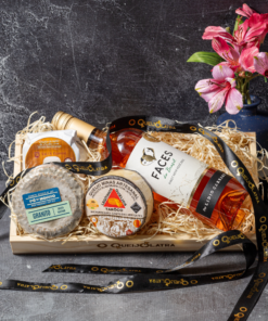 CESTA DE PRESENTE- 3 QUEIJOS COM VINHO ROSE