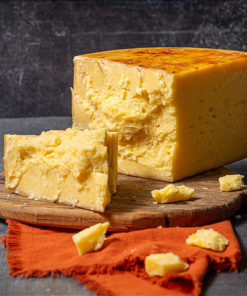 Aparecido - Queijo Artesanal de Leite Crú Da Mantiqueira - Fração 250g